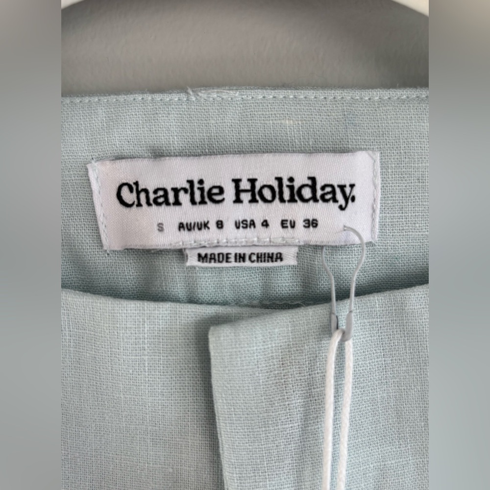 Charlie Holiday / linen set / top-size: (XS) / bottom-size: (S) color: baby blue - Picture 3 of 10